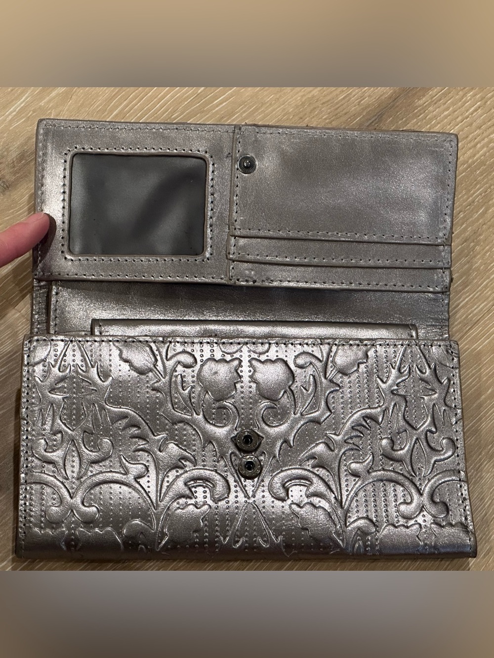 Patricia Nash Wallet - Picture 3 of 16